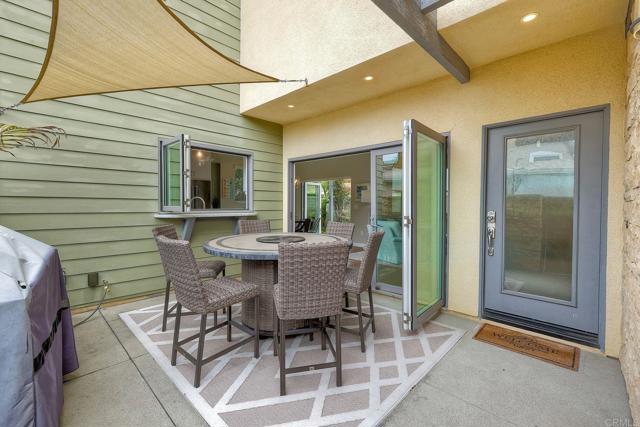 295 Chinquapin Ave, Carlsbad CA: https://media.crmls.org/mediaz/ca1f67ec-2a5d-4785-87a9-9899f641a530.jpg