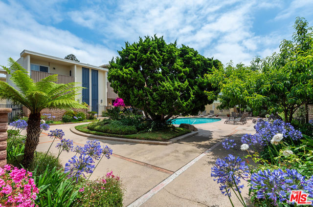 4715 La Villa Marina, Marina del Rey CA: https://media.crmls.org/mediaz/ca1f9a63-c157-47e9-b914-f0c286bd1522.jpg