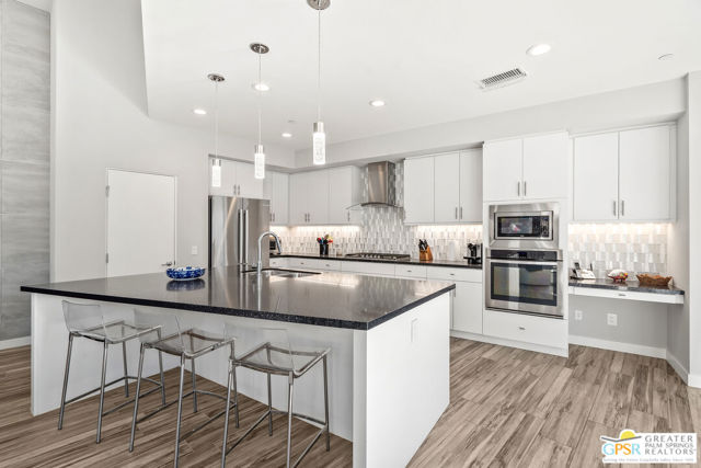 431 Suave Lane, Palm Springs CA: https://media.crmls.org/mediaz/ca20222f-98f6-496f-bbda-8793d24c0e04.jpg