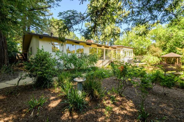 835 Mayfield Avenue, Stanford CA: https://media.crmls.org/mediaz/ca203745-069b-4b04-896b-416cd8141351.jpg