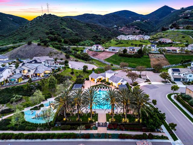 21992 Wilgen Rd, Escondido CA: https://media.crmls.org/mediaz/ca2080d5-fe7a-44df-aa63-06381eafc219.jpg