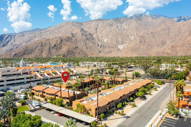 291 E Mel Avenue, Palm Springs CA: https://media.crmls.org/mediaz/ca20c4be-50e1-4b02-9403-1b127832d6d8.jpg