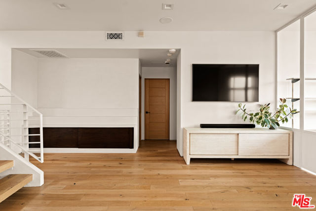 2341 Wilson Avenue, Venice CA: https://media.crmls.org/mediaz/ca20f834-d389-4b2c-a175-31e2e4eb4d56.jpg