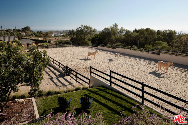 29685 Cuthbert Road, Malibu CA: https://media.crmls.org/mediaz/ca21250d-6640-4e9a-ab6f-a72b7cbe2f5e.jpg