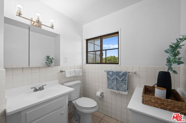 5443 1/2 Village, Los Angeles CA: https://media.crmls.org/mediaz/ca22088b-a072-4e0c-96e4-956c11e1bc98.jpg
