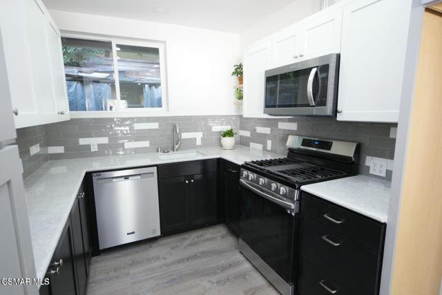 718 Greenbriar Avenue, Simi Valley CA: https://media.crmls.org/mediaz/ca22434c-d413-4284-81e7-224ee229062b.jpg