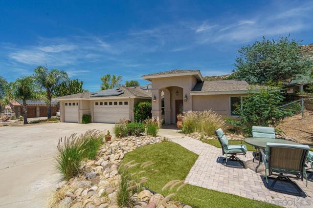 26152 Bellemore Dr, Romona CA: https://media.crmls.org/mediaz/ca224adb-94de-4208-bced-b399caf75405.jpg