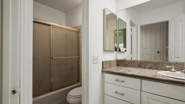 8582 Frontera Avenue, Yucca Valley CA: https://media.crmls.org/mediaz/ca231d58-e10b-4a28-bc11-7541069379f0.jpg