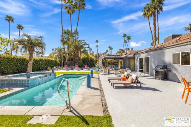 1244 S San Mateo Drive, Palm Springs CA: https://media.crmls.org/mediaz/ca245aef-69bc-4f7f-a15f-f13381b9fdb3.jpg