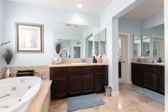 Image 22 of 60 For 10931 Shadow Hills Avenue