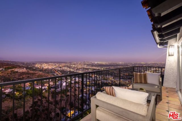8300 Grand View Drive, Los Angeles CA: https://media.crmls.org/mediaz/ca254c4b-ca79-4a16-bc5f-d84537539264.jpg