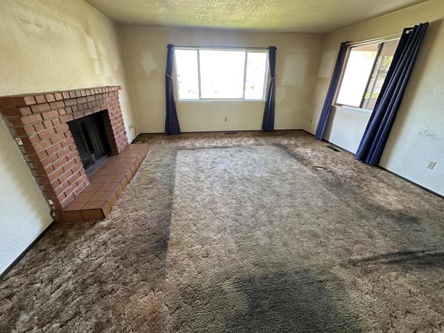 840 N Madeira Avenue, Salinas CA: https://media.crmls.org/mediaz/ca256cce-6d22-455e-9fb3-a218b96a6b68.jpg