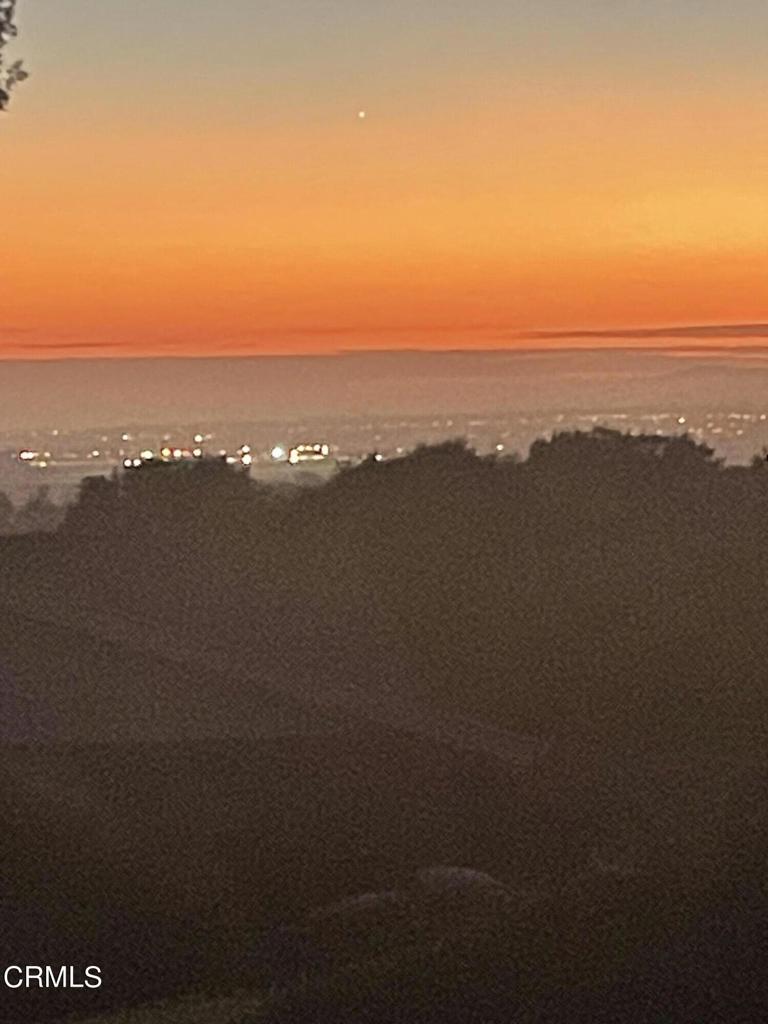 https://media.crmls.org/mediaz/ca2595bb-1308-4659-ac2b-722fa2f9665a.jpg?preset=X-Large