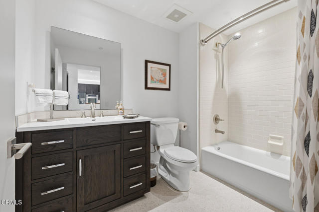 1572 Seabridge Lane, Oxnard CA: https://media.crmls.org/mediaz/ca25fbb5-792b-48fa-b0df-49a96b0f7ff6.jpg