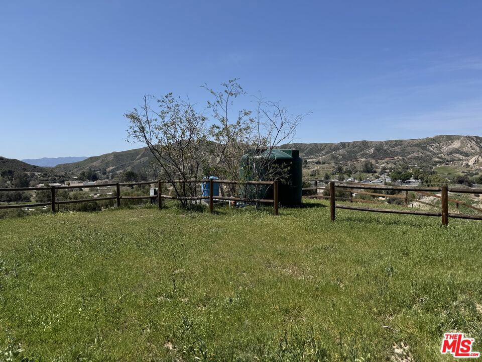 https://media.crmls.org/mediaz/ca264a85-f186-4352-a653-03f00d488095.jpg?preset=X-Large