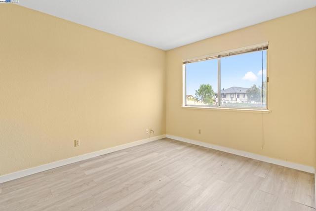 104 Bridgeview Ct, Crockett CA: https://media.crmls.org/mediaz/ca264e68-a1ff-4720-9bc7-02928f6d0e1f.jpg