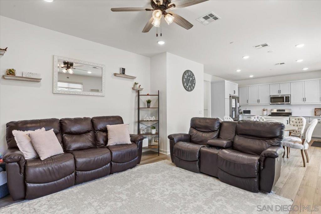 MLS #250028557SD image #10