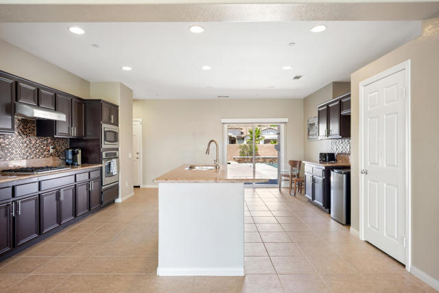3764 Vista Dunes, Palm Springs CA: https://media.crmls.org/mediaz/ca26aaf9-a400-44f3-952b-224ec8694cf3.jpg