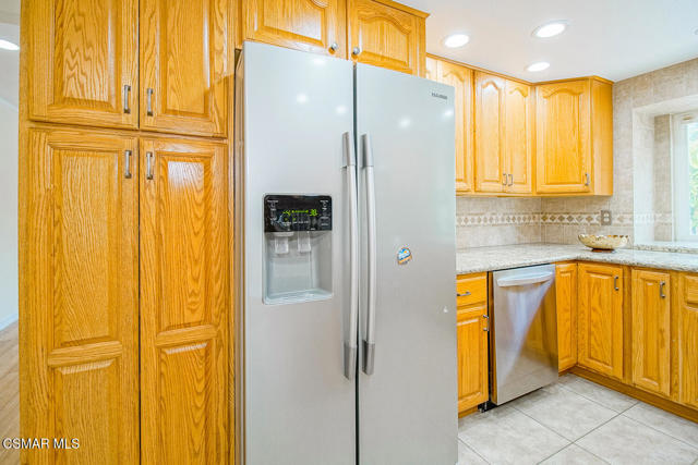 2111 Peak Place, Thousand Oaks CA: https://media.crmls.org/mediaz/ca26eb10-6915-4724-810c-77a5c7c6c5bc.jpg