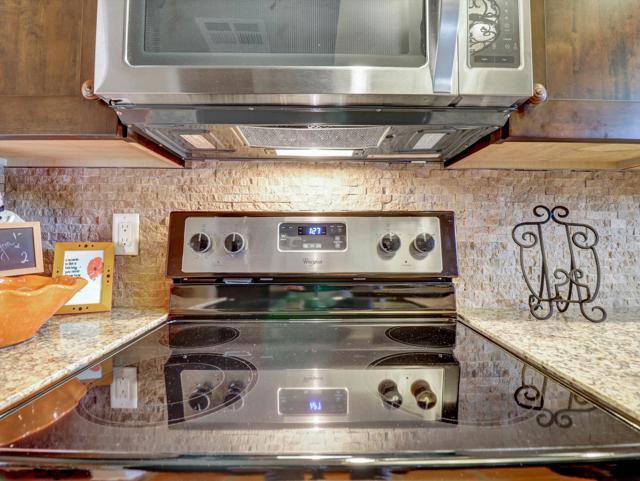 2001 E Camino Parocela, Palm Springs CA: https://media.crmls.org/mediaz/ca270b66-40f7-4897-b4f2-b2583ed0ebf8.jpg