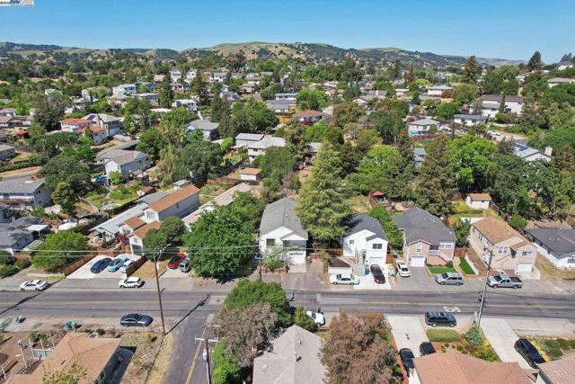 1101 Palm Avenue, Martinez CA: https://media.crmls.org/mediaz/ca271730-fcac-4f90-ab4b-a34508b02652.jpg