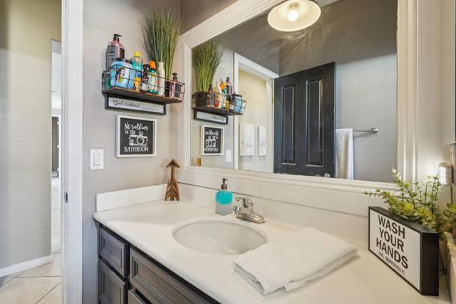 83930 Bridges Court, Indio CA: https://media.crmls.org/mediaz/ca283b6c-fe72-4b53-9f3f-d801a687c682.jpg