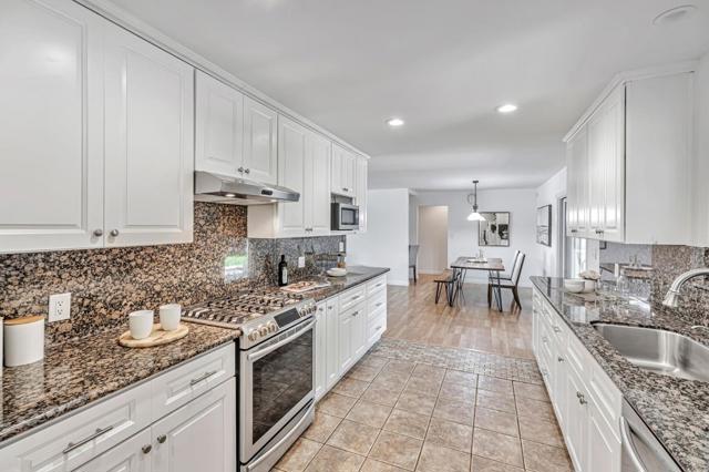 1081 Oak Street, Hollister CA: https://media.crmls.org/mediaz/ca288580-fe53-4ab2-925c-986383f8481e.jpg