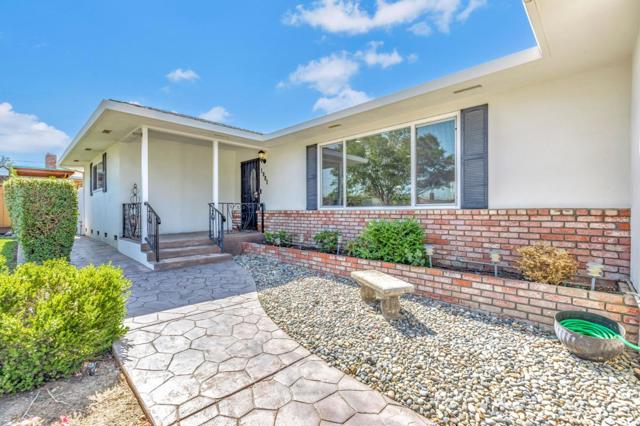 1081 Oak Street, Hollister CA: https://media.crmls.org/mediaz/ca28beea-f430-4069-ac4c-907ca418df7f.jpg