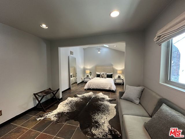 636 N Curson Avenue, Los Angeles CA: https://media.crmls.org/mediaz/ca29266d-f0fe-4bff-a1eb-c18f7c3eef45.jpg