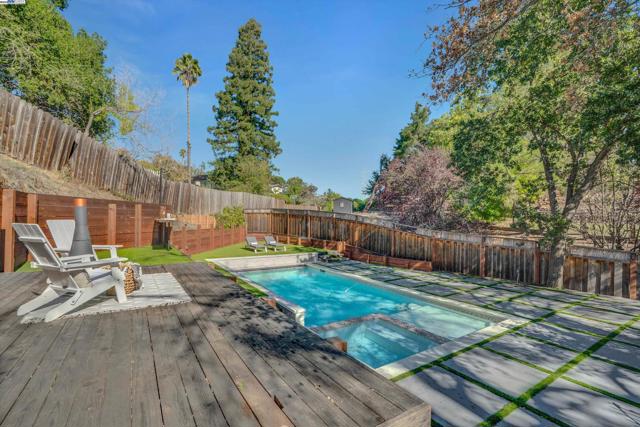 3 Dale Ct, Lafayette CA: https://media.crmls.org/mediaz/ca298759-a885-40d3-83ea-c0e11e213d2e.jpg