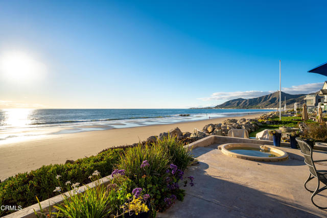 2956 Solimar Beach Drive Drive, Ventura CA: https://media.crmls.org/mediaz/ca2a7cd1-bb18-4cd2-9101-b57bcfe5c163.jpg
