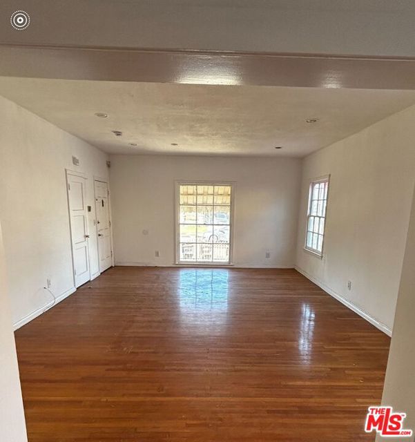 3622 Arlington Avenue, Los Angeles CA: https://media.crmls.org/mediaz/ca2b1e8f-ed3f-4c97-813e-6f4d11212353.jpg