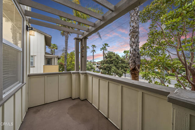 1542 Windshore Way, Oxnard CA: https://media.crmls.org/mediaz/ca2b73ba-6f54-41eb-8ac6-db06fc863c0a.jpg