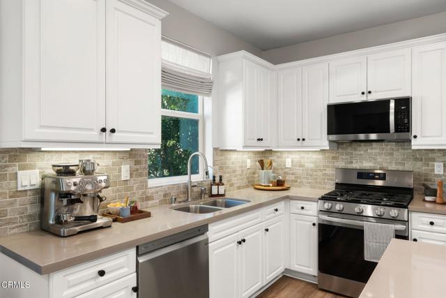 Detail Gallery Image 17 of 64 For 10650 N Bank Dr, Ventura,  CA 93004 - 4 Beds | 3 Baths