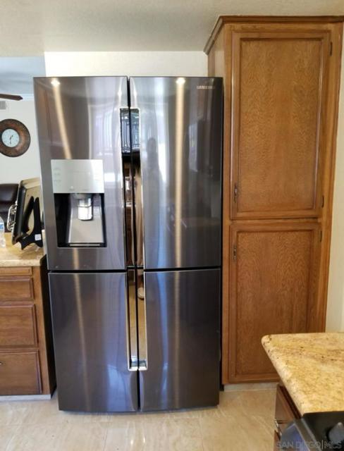 2185 Gibraltar Glen, Escondido CA: https://media.crmls.org/mediaz/ca2c0057-79ec-459a-92a6-73a83a15c7dc.jpg