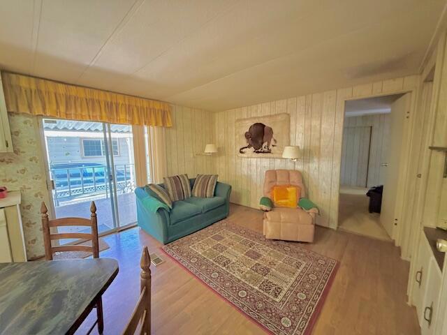 43155 Portola Ave Spc 90, Palm Desert CA: https://media.crmls.org/mediaz/ca2c471a-7e8c-4731-9fb3-00ba8208fb37.jpg