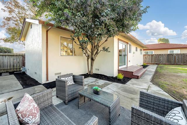 527 Maple Avenue, Milpitas CA: https://media.crmls.org/mediaz/ca2c6281-fa00-4601-bc03-1fac5d510c04.jpg