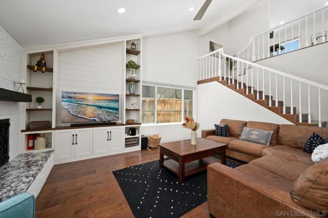 4048 Raffee Dr, San Diego CA: https://media.crmls.org/mediaz/ca2cc712-7451-4261-85ca-b15a60228531.jpg