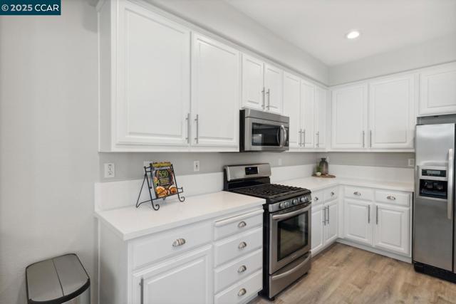 96 Heritage Way, Brentwood CA: https://media.crmls.org/mediaz/ca2cd89b-66a1-42b1-bfe4-83f287578dd7.jpg