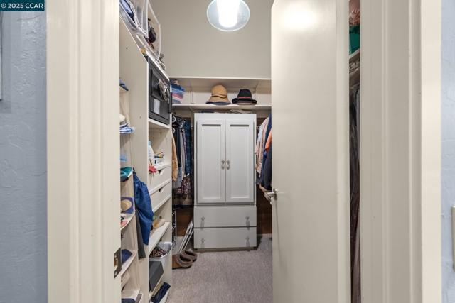 3800 Terra Granada Dr, Walnut Creek CA: https://media.crmls.org/mediaz/ca2da9c8-fff0-4e45-8517-d0d97936b739.jpg