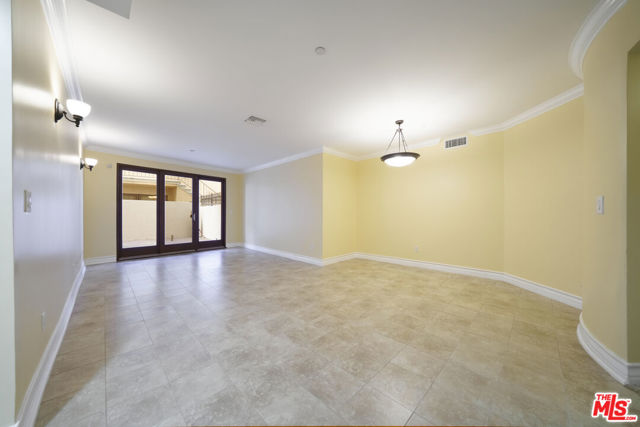 122 N Clark Drive, West Hollywood CA: https://media.crmls.org/mediaz/ca2dab86-1c64-4668-8446-da66dd819e3a.jpg