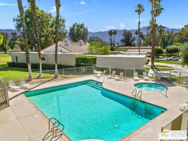 747 Inverness Drive, Rancho Mirage CA: https://media.crmls.org/mediaz/ca2db959-6add-40be-a60e-17e076b28c1b.jpg