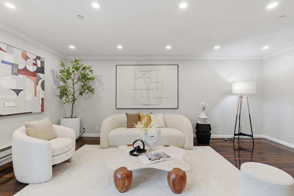 633 Baden Avenue #C