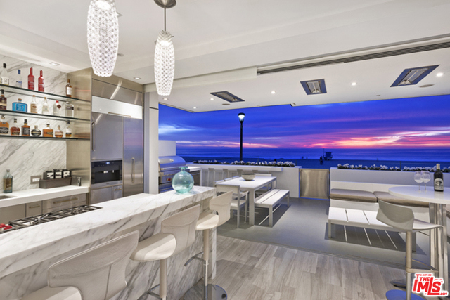 108 THE STRAND, Manhattan Beach, California 90266, 5 Bedrooms Bedrooms, ,8 BathroomsBathrooms,Residential,Sold,THE STRAND,25486205
