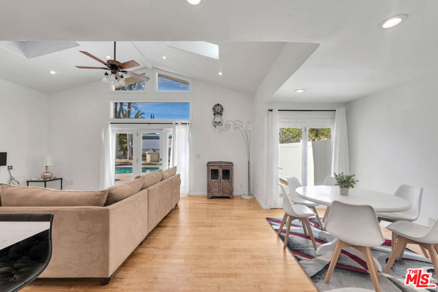 5890 Fairhaven Avenue, Woodland Hills CA: https://media.crmls.org/mediaz/ca2e1d03-c8a7-4610-a655-628447582b61.jpg