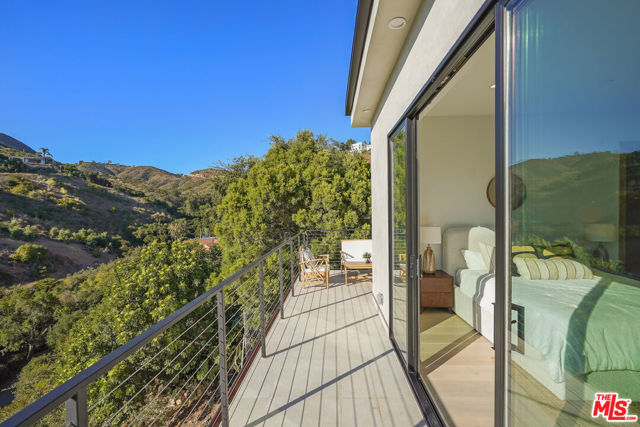 2881 Seabreeze Drive, Malibu, California 90265, 3 Bedrooms Bedrooms, ,2 BathroomsBathrooms,Single Family Residence,For Sale,Seabreeze,24437247