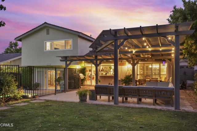 18845 Braemore Road, Porter Ranch CA: https://media.crmls.org/mediaz/ca2f0bb3-964b-4f2f-903b-828bb7e17064.jpg