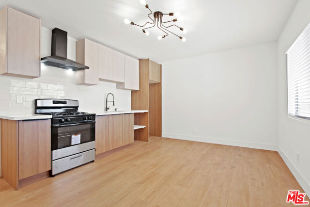 14110 Yukon Avenue, Hawthorne CA: https://media.crmls.org/mediaz/ca2f1273-a186-41cb-b38b-e3a5e444ba21.jpg