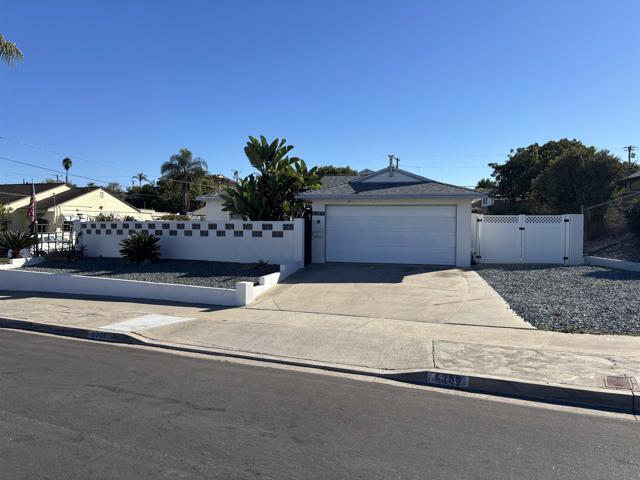 6369 Clara Lee Ave, San Diego CA: https://media.crmls.org/mediaz/ca2f25e2-5291-4797-8bb4-b6f6b758cb28.jpg