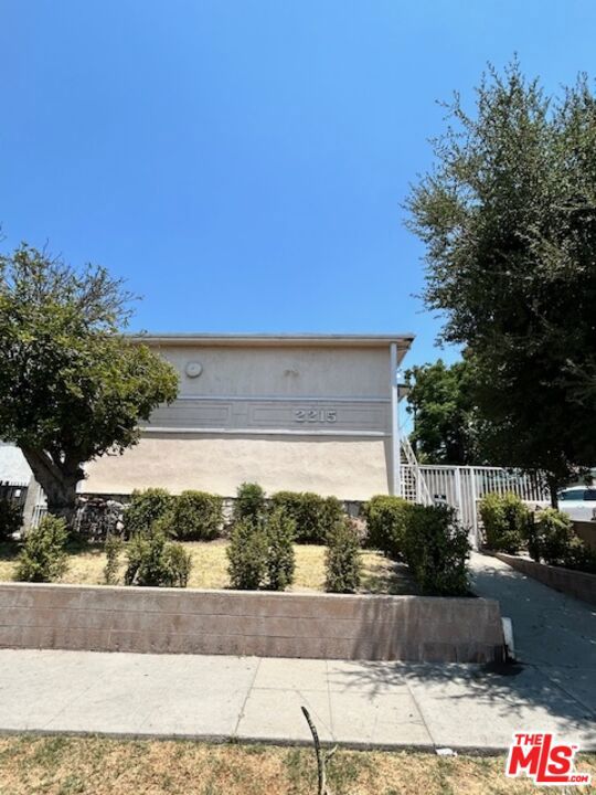 2215 Norwalk Avenue, Los Angeles CA: https://media.crmls.org/mediaz/ca3038fa-8bf4-4615-a508-9f6641ed2abc.jpg